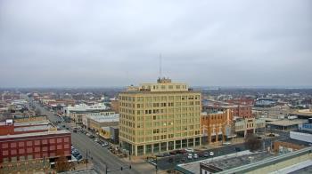 Weather camera view of First National Bank-Hutchinson.