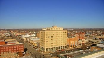 Weather camera view of First National Bank-Hutchinson.