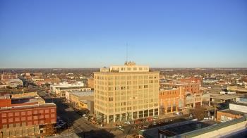 Weather camera view of First National Bank-Hutchinson.
