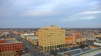 Weather camera view of First National Bank-Hutchinson.