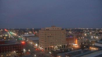 Weather camera view of First National Bank-Hutchinson.