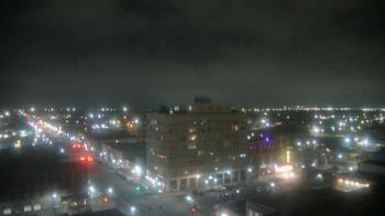 Weather camera view of First National Bank-Hutchinson.