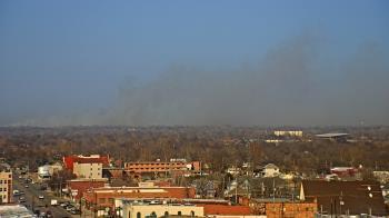 Weather camera view of First National Bank-Hutchinson.