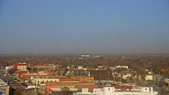 Weather camera view of First National Bank-Hutchinson.