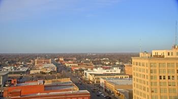 Weather camera view of First National Bank-Hutchinson.