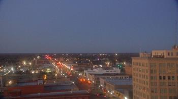 Weather camera view of First National Bank-Hutchinson.