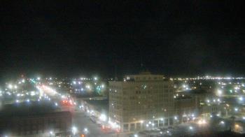 Weather camera view of First National Bank-Hutchinson.