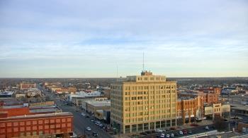 Weather camera view of First National Bank-Hutchinson.