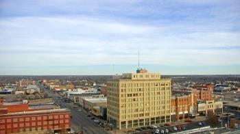 Weather camera view of First National Bank-Hutchinson.