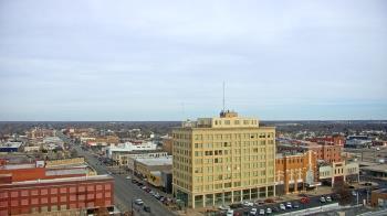 Weather camera view of First National Bank-Hutchinson.