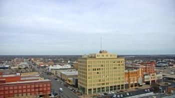 Weather camera view of First National Bank-Hutchinson.