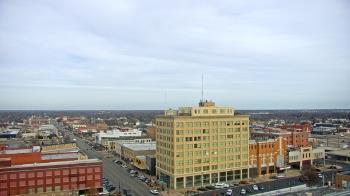 Weather camera view of First National Bank-Hutchinson.