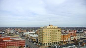 Weather camera view of First National Bank-Hutchinson.