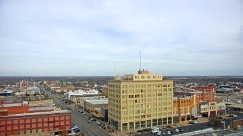 Weather camera view of First National Bank-Hutchinson.