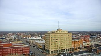 Weather camera view of First National Bank-Hutchinson.