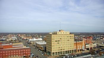 Weather camera view of First National Bank-Hutchinson.