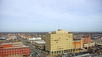 Weather camera view of First National Bank-Hutchinson.