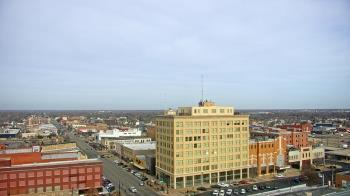 Weather camera view of First National Bank-Hutchinson.