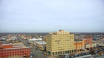 Weather camera view of First National Bank-Hutchinson.