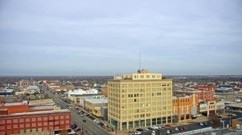 Weather camera view of First National Bank-Hutchinson.
