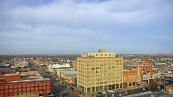 Weather camera view of First National Bank-Hutchinson.