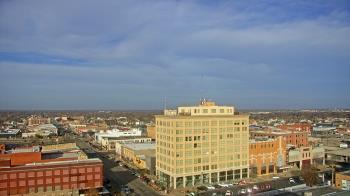 Weather camera view of First National Bank-Hutchinson.