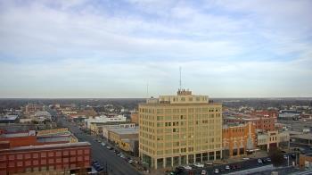 Weather camera view of First National Bank-Hutchinson.