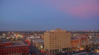 Weather camera view of First National Bank-Hutchinson.