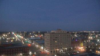 Weather camera view of First National Bank-Hutchinson.