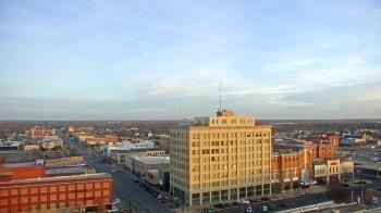 Weather camera view of First National Bank-Hutchinson.