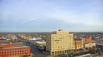 Weather camera view of First National Bank-Hutchinson.