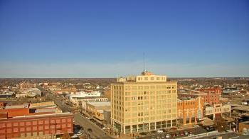 Weather camera view of First National Bank-Hutchinson.