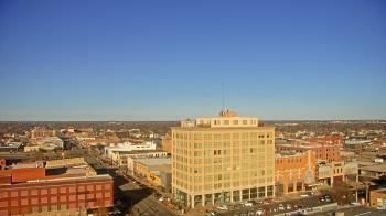 Weather camera view of First National Bank-Hutchinson.
