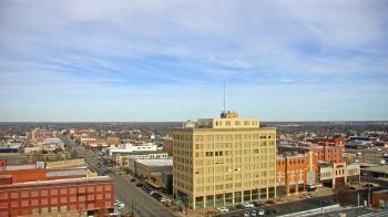 Weather camera view of First National Bank-Hutchinson.