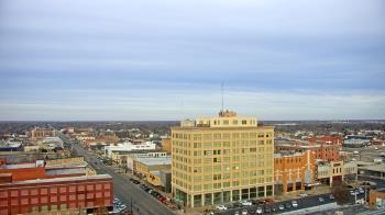 Weather camera view of First National Bank-Hutchinson.