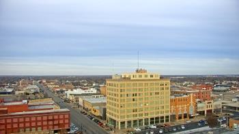Weather camera view of First National Bank-Hutchinson.