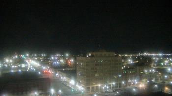 Weather camera view of First National Bank-Hutchinson.