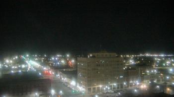 Weather camera view of First National Bank-Hutchinson.