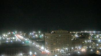 Weather camera view of First National Bank-Hutchinson.