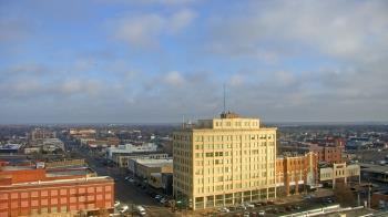 Weather camera view of First National Bank-Hutchinson.