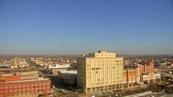 Weather camera view of First National Bank-Hutchinson.