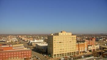 Weather camera view of First National Bank-Hutchinson.