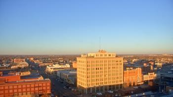 Weather camera view of First National Bank-Hutchinson.