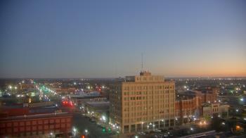 Weather camera view of First National Bank-Hutchinson.