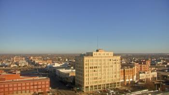 Weather camera view of First National Bank-Hutchinson.