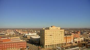 Weather camera view of First National Bank-Hutchinson.