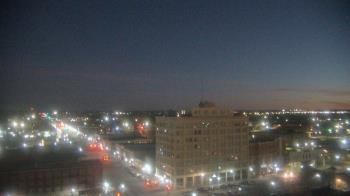 Weather camera view of First National Bank-Hutchinson.