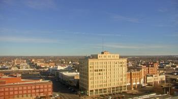 Weather camera view of First National Bank-Hutchinson.