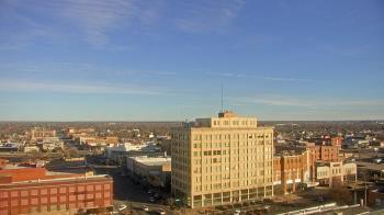 Weather camera view of First National Bank-Hutchinson.