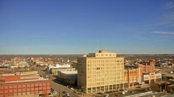 Weather camera view of First National Bank-Hutchinson.